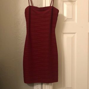 BODYCON BURGUNDY DRESS